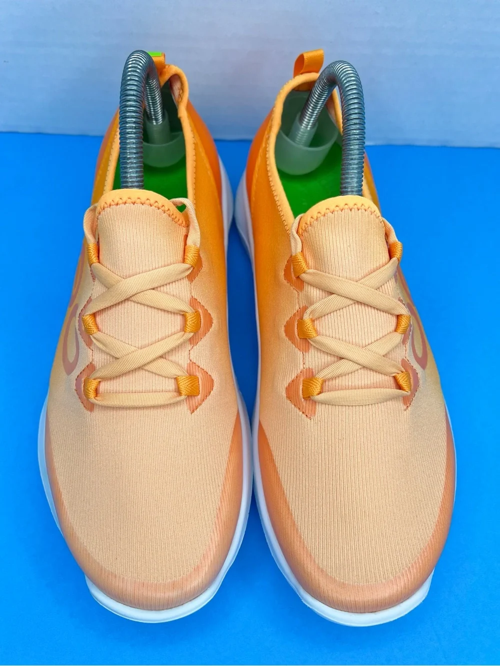 OOFOS OOmg Sport LS Womens Size 9 Or. Glow Lightweight Recovery Sneaker Like New